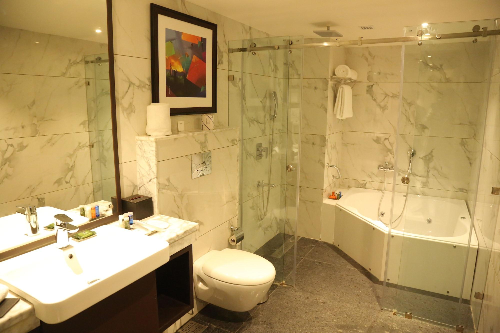 Radisson Lucknow City Center Ngoại thất bức ảnh