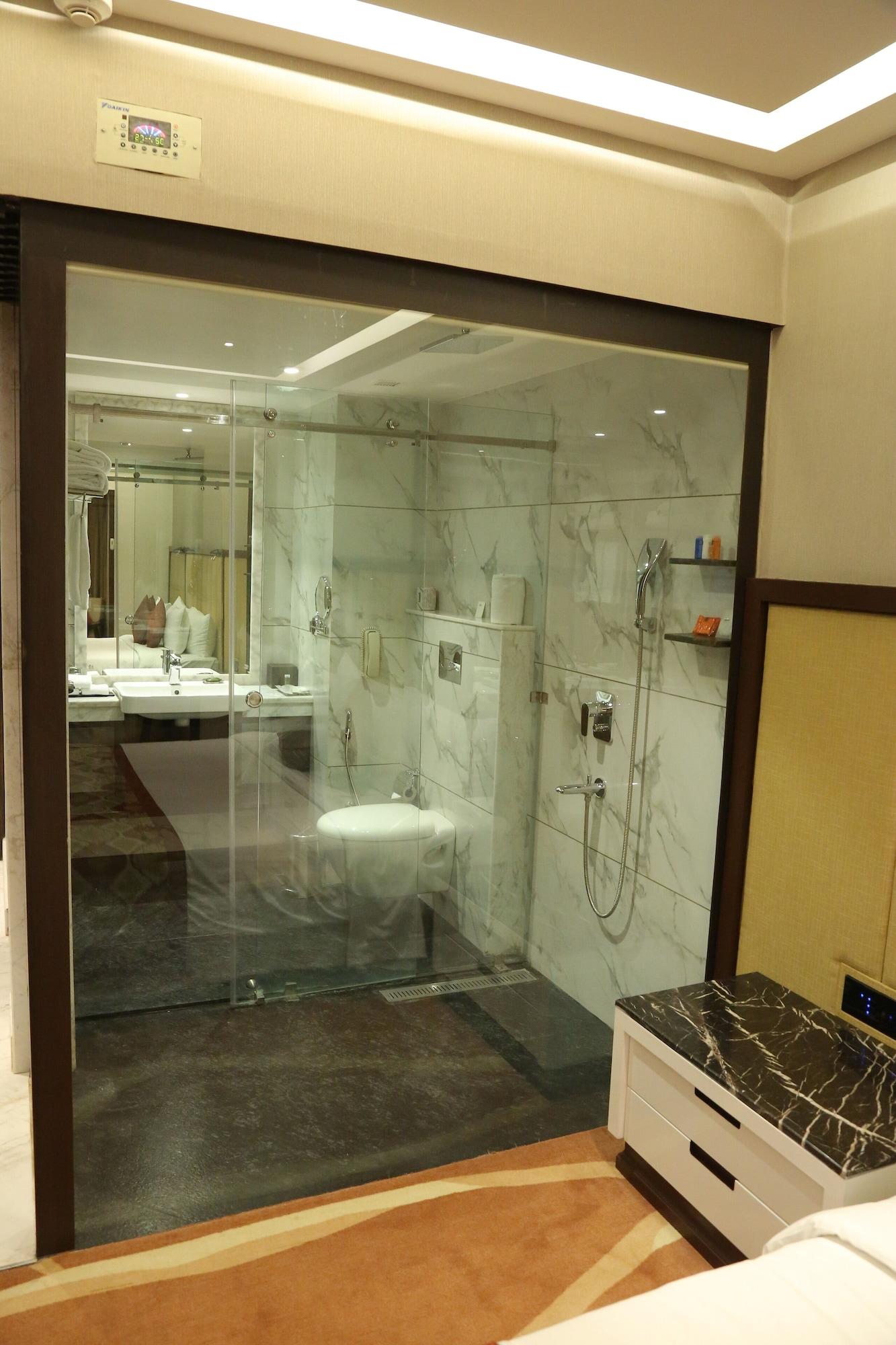Radisson Lucknow City Center Ngoại thất bức ảnh