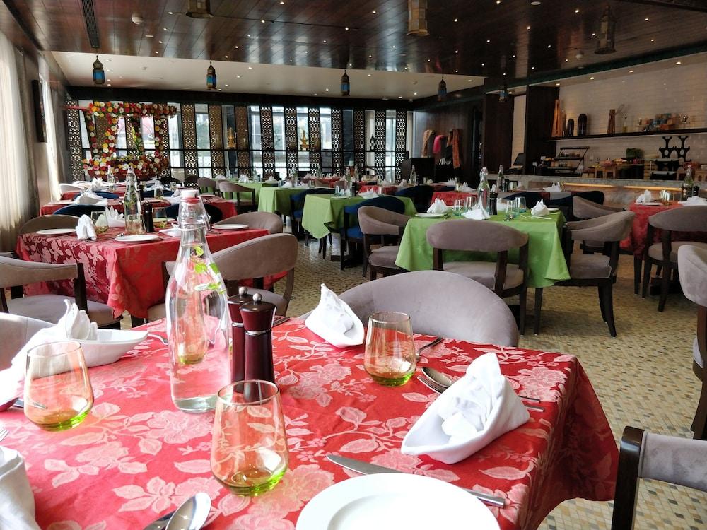 Radisson Lucknow City Center Ngoại thất bức ảnh