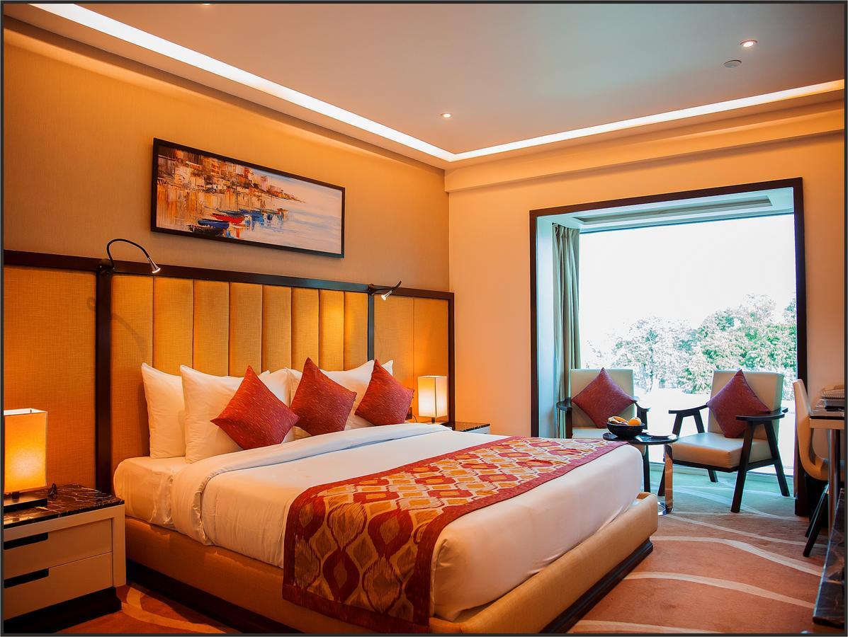 Radisson Lucknow City Center Ngoại thất bức ảnh