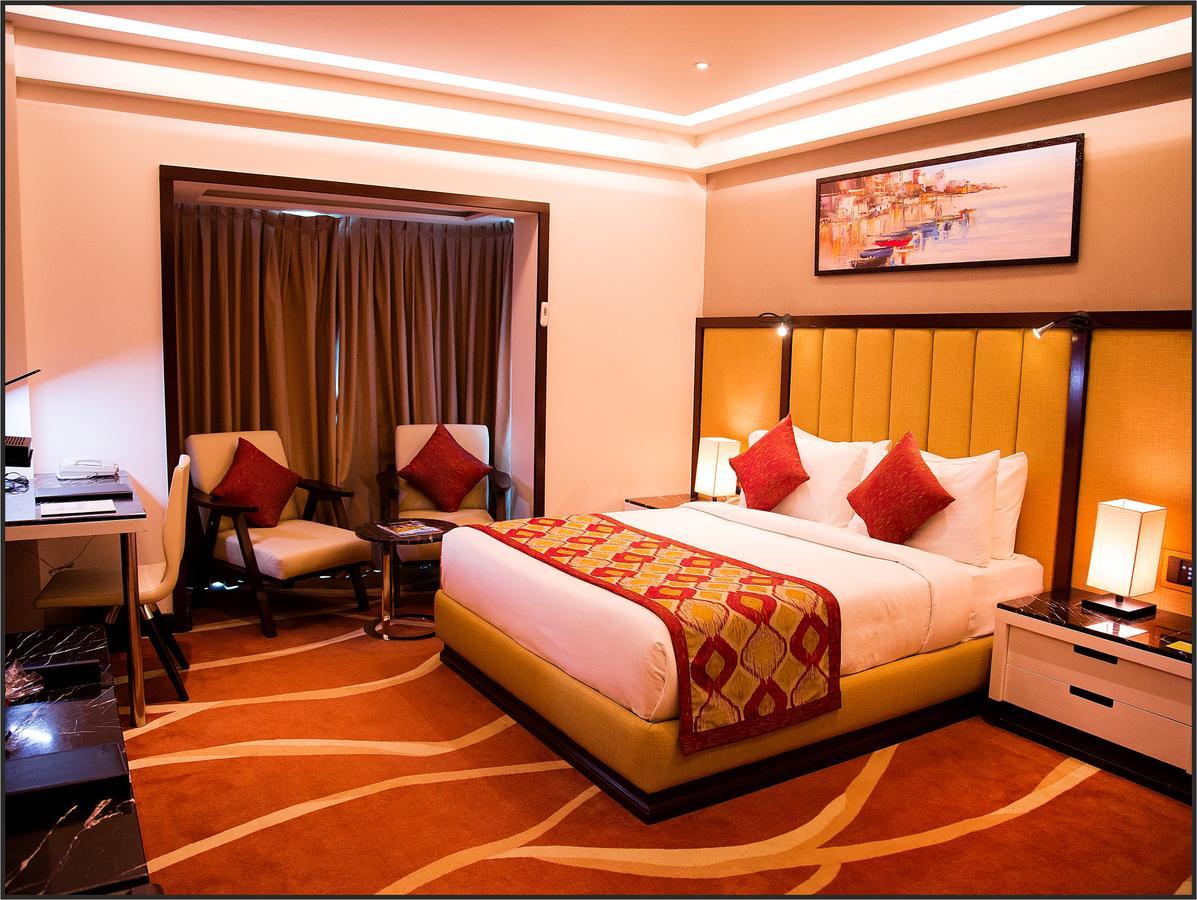 Radisson Lucknow City Center Ngoại thất bức ảnh