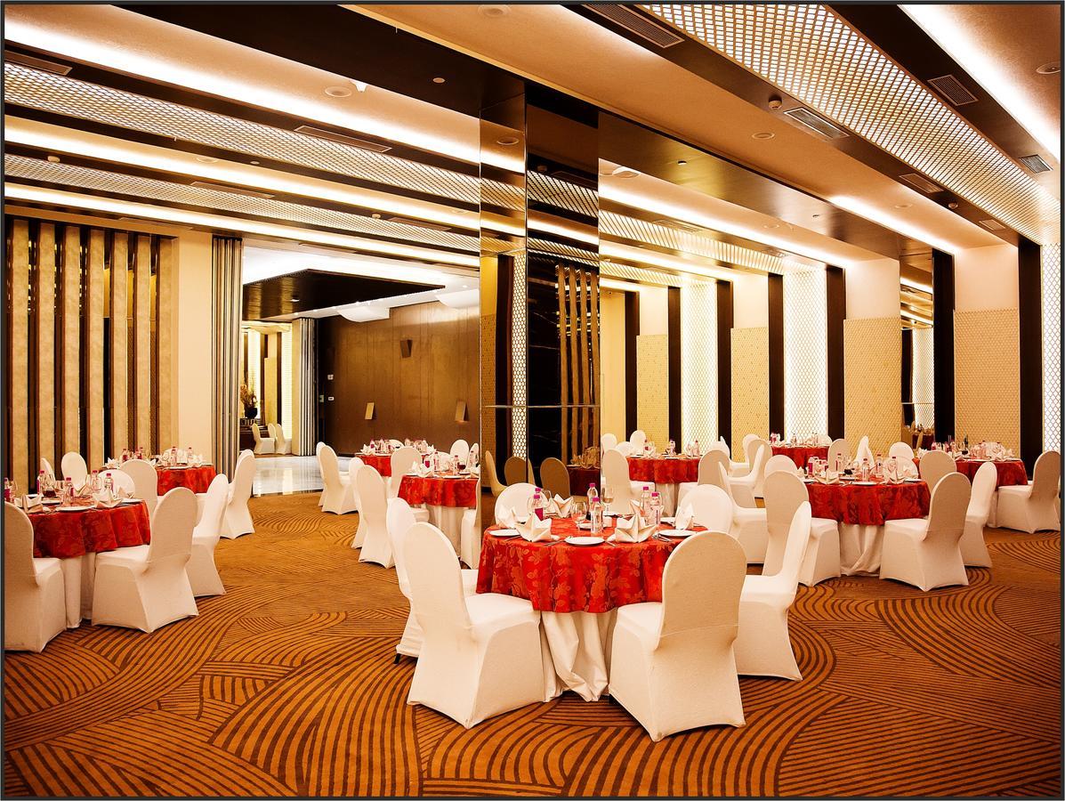 Radisson Lucknow City Center Ngoại thất bức ảnh