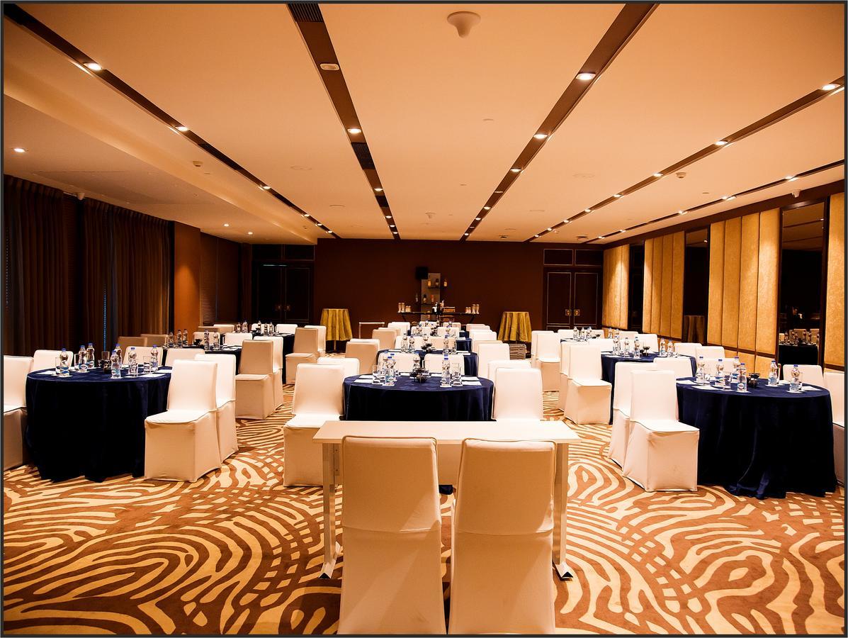 Radisson Lucknow City Center Ngoại thất bức ảnh
